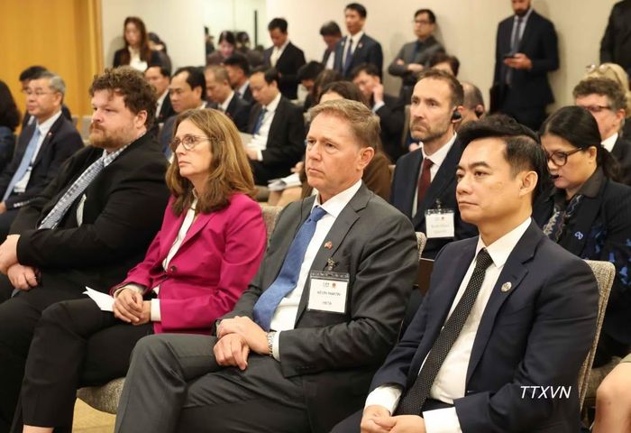 Một số đại biểu Việt Nam và Hoa Kỳ tham dự dự kiện.↵