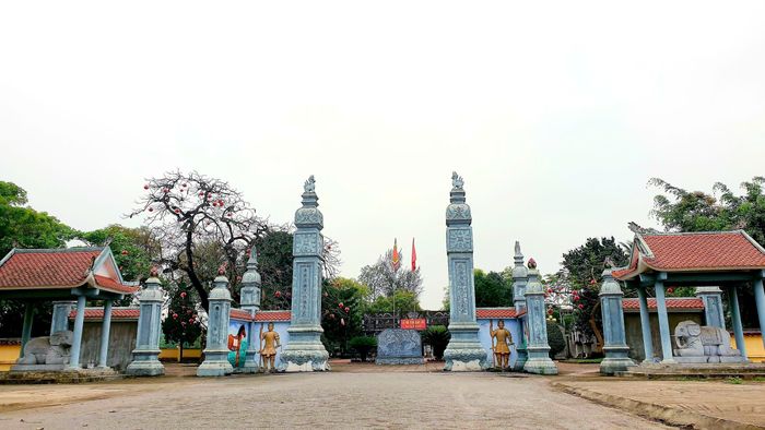 Đền Bàu Lối. Ảnh: Nguyễn Diệu