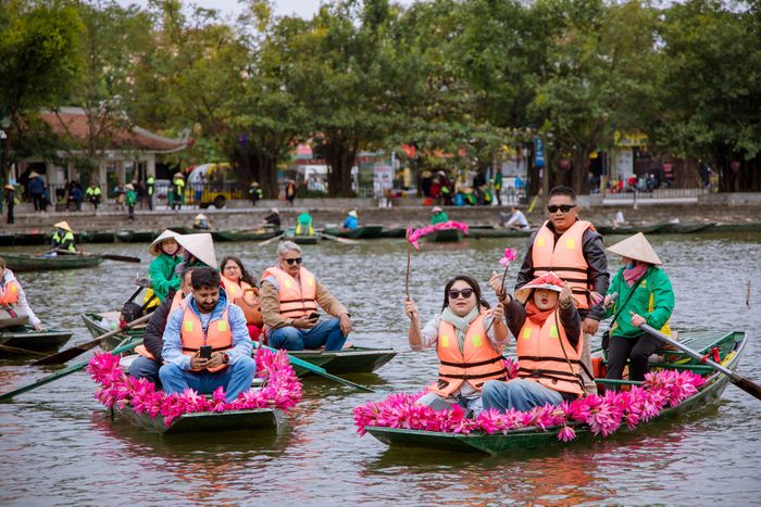 Du lịch văn hóa có thể trở thành không gian quan trọng để phát triển kinh tế, quảng bá hình ảnh quốc gia và nâng cao sức mạnh mềm Việt Nam. Ảnh: KDL Tam Cốc - Bích Động
