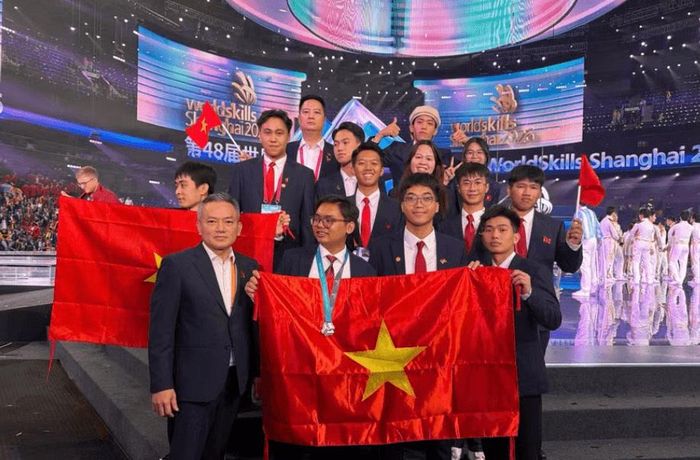 Các thí sinh đoàn Việt Nam tham dự kỳ thi. Ảnh: Bộ GD-ĐT