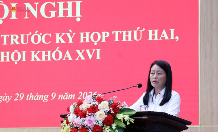Đại diện lãnh đạo Bảo hiểm xã hội tỉnh Ninh Bình làm rõ một số vấn đề cử tri quan tâm