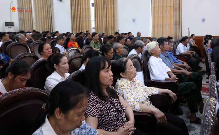 Cử tri xã Yên Mô tham dự hội nghị