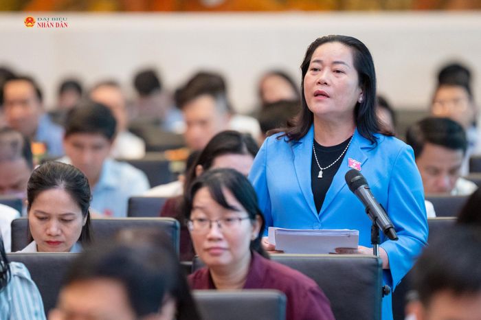 ĐBQH Lê Thị Thanh Lam (TP. Cần Thơ) phát biểu. Ảnh: Phạm Thắng