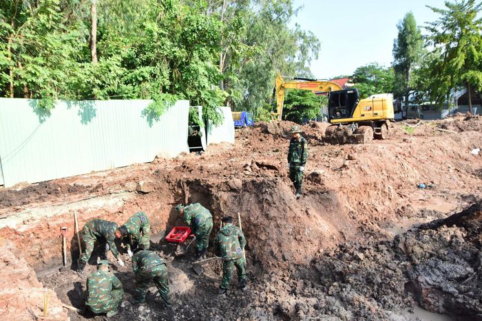 Các lực lượng tiếp tục tìm kiếm tại Khu B, Công viên Lê Thị Riêng
