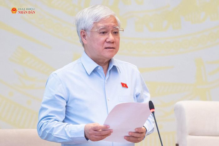 Phó Chủ tịch Thường trực Quốc hội Đỗ Văn Chiến phát biểu bế mạc hội nghị