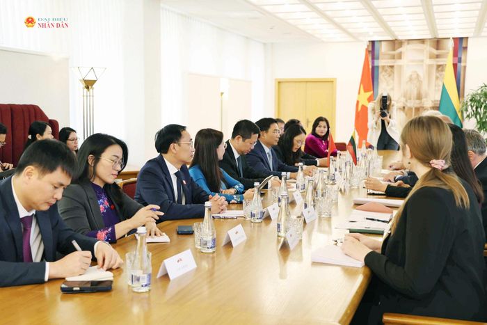Phó Chủ tịch Quốc hội, Thượng tướng Nguyễn Doãn Anh đã hội đàm với Chủ tịch Quốc hội Lít-va Juozas Olekas