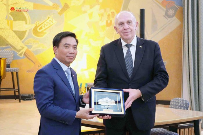 Phó Chủ tịch Quốc hội, Thượng tướng Nguyễn Doãn Anh làm việc với Chủ tịch Ủy ban Đối ngoại Quốc hội Lít-va Remigijus Motuzas