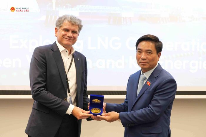 Phó Chủ tịch Quốc hội, Thượng tướng Nguyễn Doãn Anh làm việc với công ty KN Energies