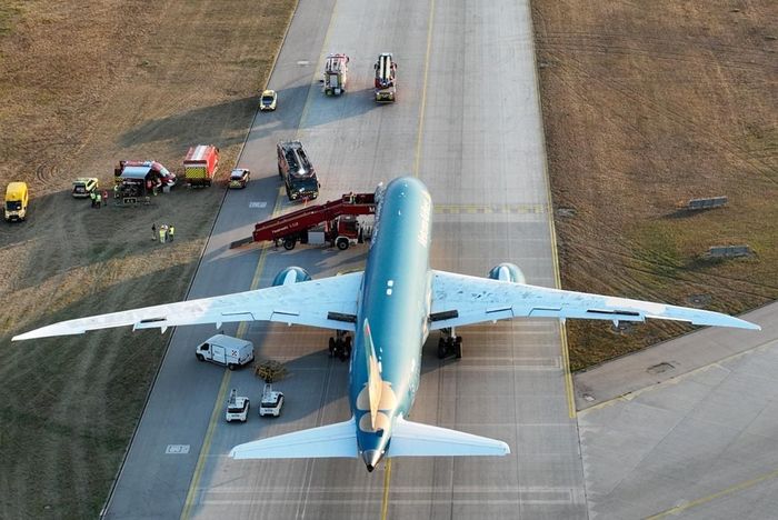 Boeing 787 của Vietnam Airlines kích hoạt phanh 2 lần khi đang cất cánh tại Munich, báo cáo sơ bộ của Đức cho biết.
