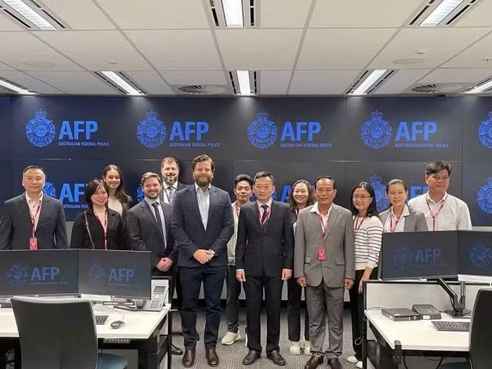  Đoàn công tác Bộ Công an Việt Nam làm việc với Cảnh sát Liên bang Australia tại TP Sydney ngày 15/5/2026 trong quá trình thực hiện dẫn độ đối tượng Phạm Thu Sương từ Australia về Việt Nam. 