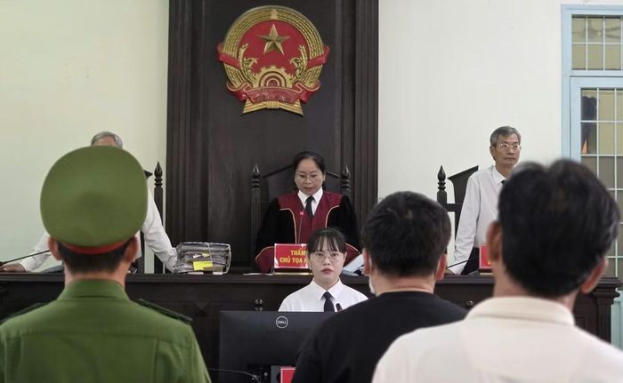  Phiên tòa xét xử được mở lại vào sáng 29/9. 