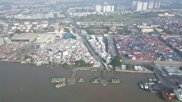 Khu vực xây dựng cầu Cát Lái ngay bên cạnh phà Cát Lái hiện nay.