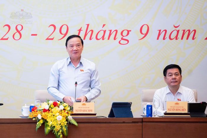 Phó Chủ tịch Quốc hội Nguyễn Khắc Định điều hành thảo luận, (ảnh Quochoi).