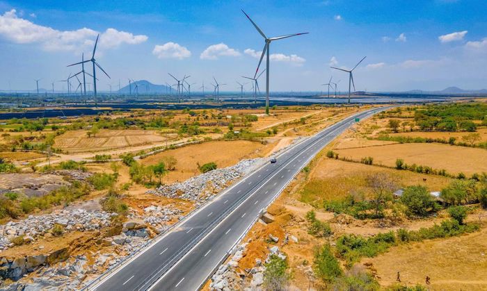 Mục tiêu có trên 5.000 km đường bộ cao tốc vào năm 2030 là khả thi.