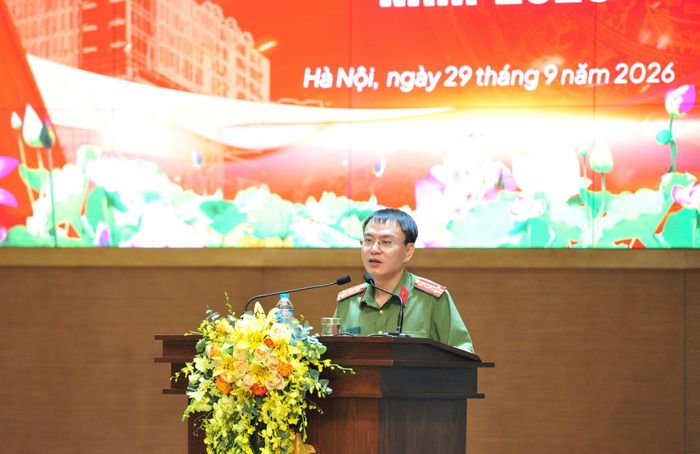 Đại tá Trần Văn Hùng, Phó cục trưởng Cục An ninh điều tra phát biểu tại hội nghị.