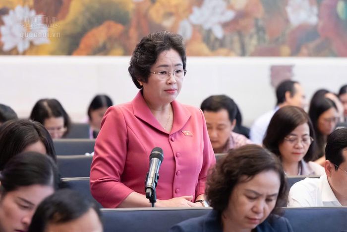 Đại biểu Lò Thị Luyến đề nghị quy định rõ chủ thể lập, nộp hồ sơ công nhận khu du lịch cấp tỉnh khi khu du lịch nằm trên địa bàn một xã.