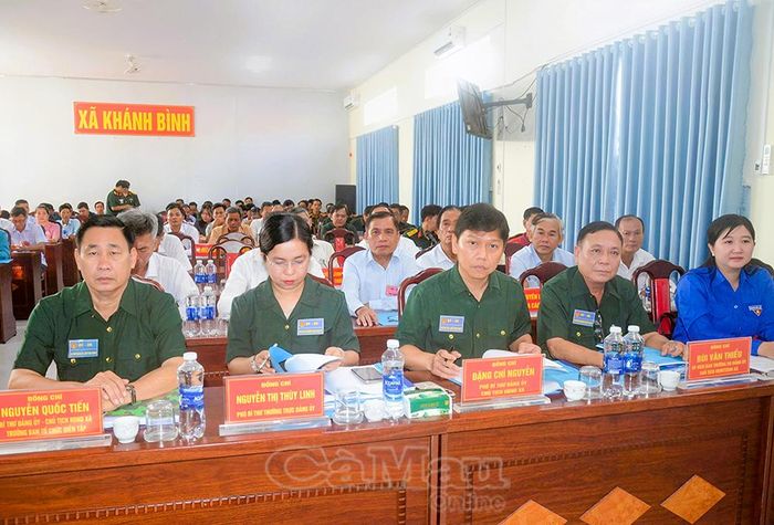 Các đại biểu dự lễ khai mạc diễn tập chiến đấu phòng thủ xã Khánh Bình năm 2026.
