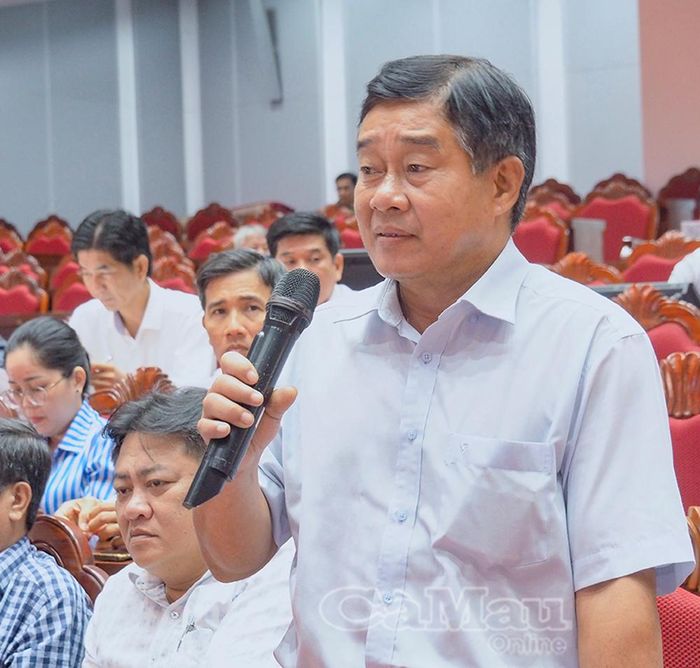 Đại biểu trao đổi, thảo luận về những vấn đề thực tiễn phát sinh từ cơ sở.