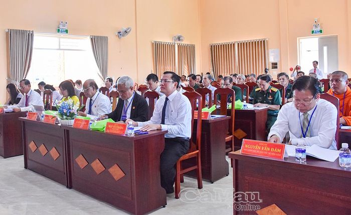 Các đồng chí lãnh đạo và đại biểu tham dự Đại hội Đại biểu Hội Hữu nghị Việt Nam - Campuchia tỉnh Cà Mau lần thứ I.
