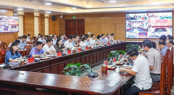 Hội nghị được tổ chức trực tiếp tại trụ sở Tỉnh uỷ, kết hợp trực tuyến đến 64 điểm cầu các đảng uỷ xã, phường.