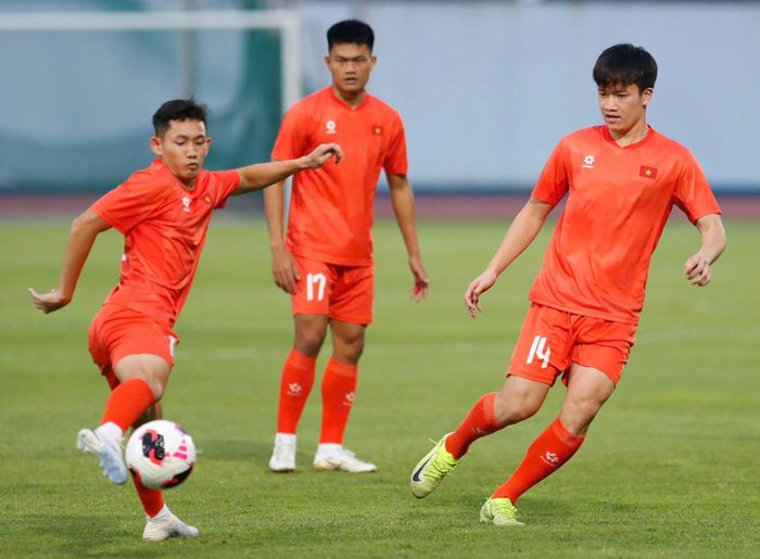 Hoàng Đức (14) có mặt sẽ làm tăng hy vọng cho đội tuyển Việt Nam. Ảnh: Thanh Niên