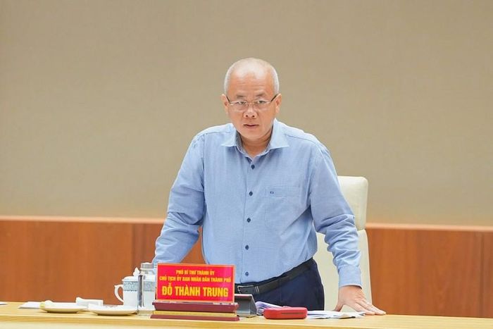  Chủ tịch UBND thành phố Đỗ Thành Trung phát biểu chỉ đạo và kết luận phiên họp. nguồn CTTĐT TP