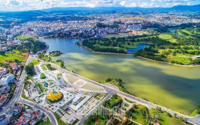 TP. Đà Lạt (Lâm Đồng) là một trong những nơi thu hút du lịch hàng đầu hiện nay (Ảnh minh Họa)