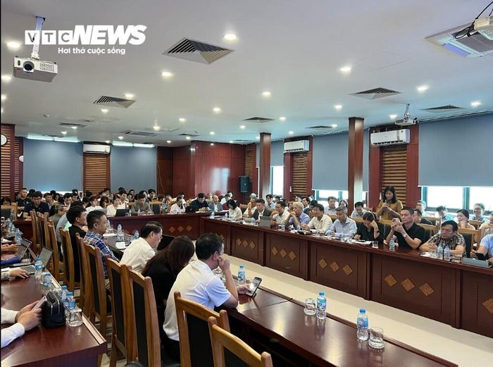 Đại diện các doanh nghiệp, hiệp hội nêu đề xuất tại “Phiên đặt hàng nhiệm vụ khoa học, công nghệ, đổi mới sáng tạo từ nhu cầu của doanh nghiệp”, diễn ra ngày 25/9. (Ảnh: Hoàng Phan)