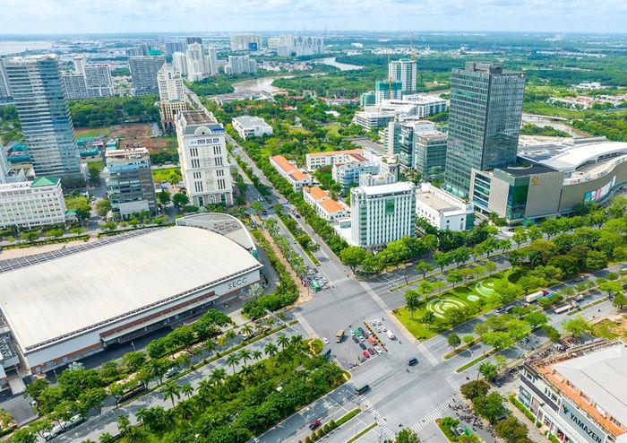 Giá nhà ở khu Nam Sài Gòn đã tăng rất cao, có dự án giá cả trăm triệu đồng/m². (Ảnh: Đ.V)