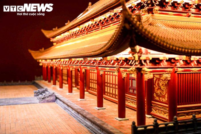 Tên gọi “Kính Thiên” mang nghĩa “kính trời”, thể hiện tư tưởng trị quốc của các vị hoàng đế và quan niệm về tính chính danh của vương triều.
