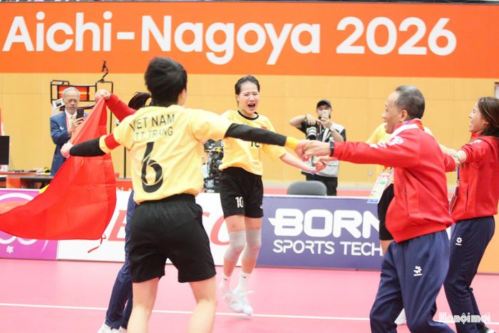 Để có mặt trong trận đấu quyết định, đội tuyển Việt Nam đã trải qua trận bán kết đầy thử thách trước Hàn Quốc. Ảnh: Bùi Lượng