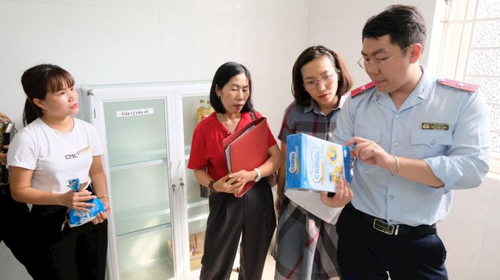 Công tác giám sát chất lượng và cảnh báo nguy cơ mất an toàn thực phẩm được duy trì thường xuyên, nhằm phát hiện sớm nguy cơ. Ảnh: PV