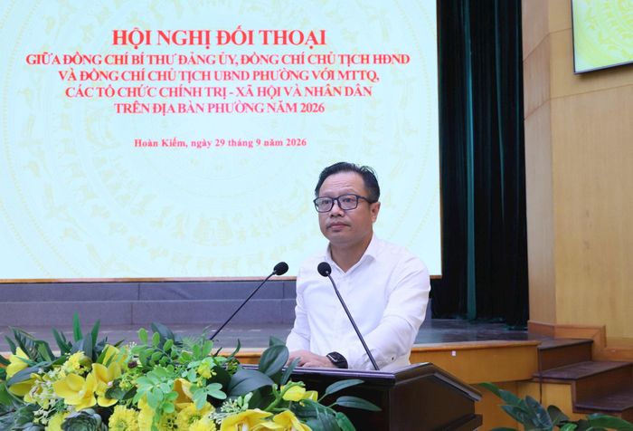 Bí thư Đảng ủy phường Hoàn Kiếm Nguyễn Trúc Anh phát biểu tại hội nghị. Ảnh: PV