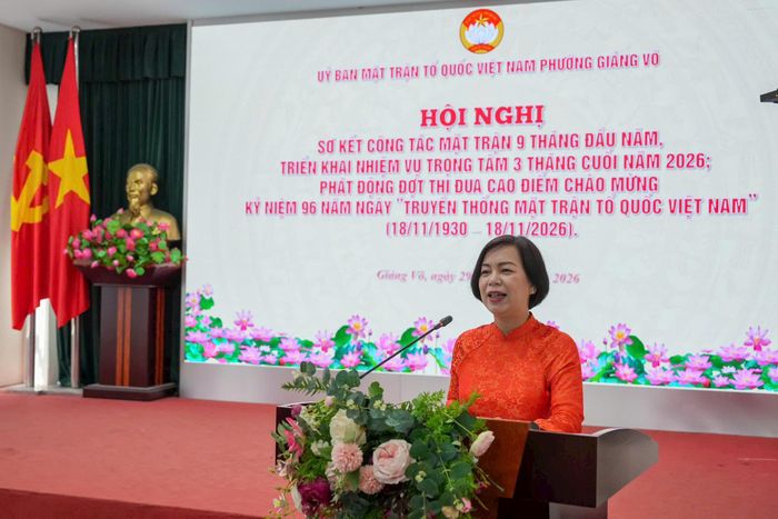 Phó Bí thư Thường trực Đảng ủy phường Giảng Võ Nguyễn Quế Anh phát biểu tại hội nghị. Ảnh: TT