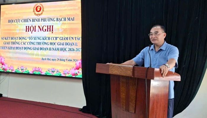 Phó Bí thư Thường trực Đảng ủy phường Bạch Mai Nguyễn Ngọc Phương phát biểu. Ảnh Linh Chi