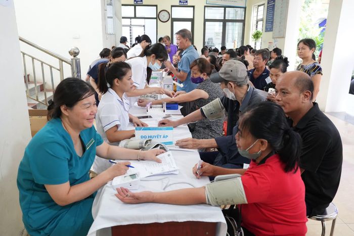 Từ đầu năm đến nay, xã Thanh Oai đã tổ chức 3 đợt khám sàng lọc sức khỏe cho 21.048 người dân. Ảnh: PV