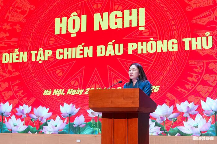 Bí thư Đảng ủy phường Ngọc Hà Đỗ Thị Lan Hương phát biểu tại hội nghị. Ảnh: Duy Khánh