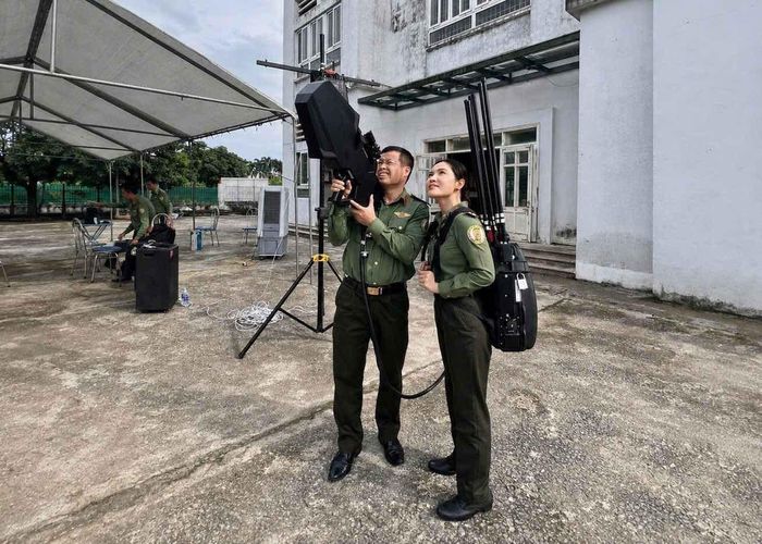 Các trang thiết bị hiện đại chống UAV. Ảnh: Đức Tuấn