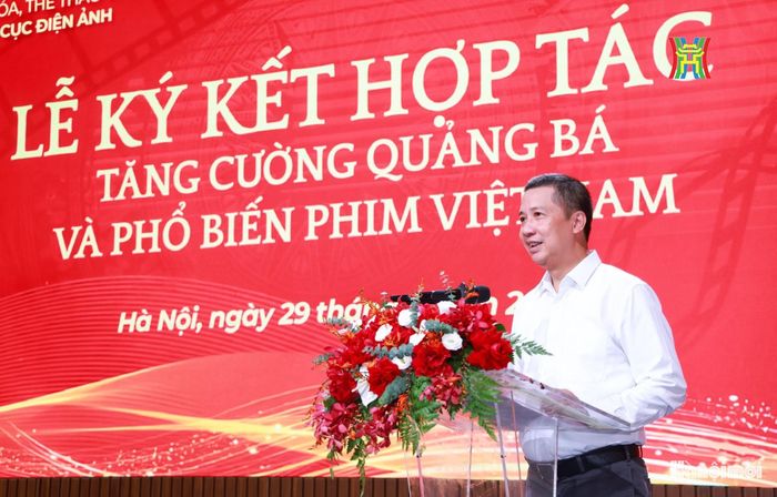 Phó Giám đốc Cơ quan Báo và Phát thanh, Truyền hình Hà Nội Nguyễn Kim Khiêm phát biểu tại chương trình. Ảnh: BTC