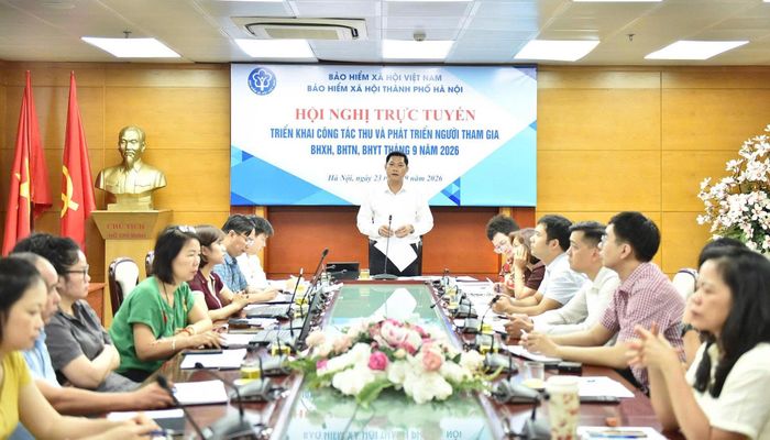 Giám đốc BHXH thành phố Hà Nội Nguyễn Ngọc Huyến chỉ đạo toàn hệ thống đồng bộ các giải pháp đẩy mạnh phát triển người tham gia. Ảnh: PV
