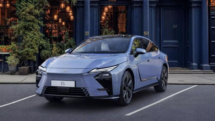 Lexus ES thế hệ mới tại Việt Nam sẽ lần đầu tiên có phiên bản thuần điện. Ảnh: PV