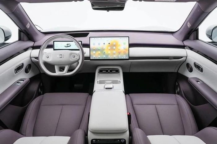 Qiyuan Q06 2027 sử dụng ngôn ngữ thiết kế với ba đặc điểm chính gồm "ôm trọn, lơ lửng và sắc nét ẩn giấu".
