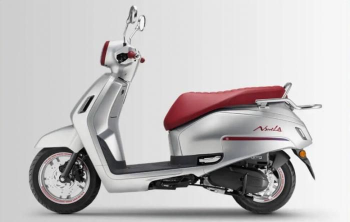 Honda NS125LA 25th Anniversary được cung cấp với ba màu
