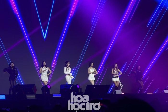 T-ARA tại fan meeting tối 26/9.