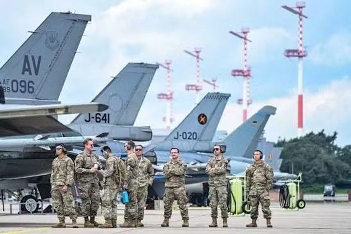 Tờ Rzeczpospolita nhận xét: "Cuộc biểu dương lực lượng của NATO trên không phận Ba Lan cho thấy thực tế bất chấp những lời lẽ của chính quyền Washington về việc giảm sự hiện diện ở châu Âu, Mỹ vẫn và sẽ tiếp tục hỗ trợ Ba Lan".