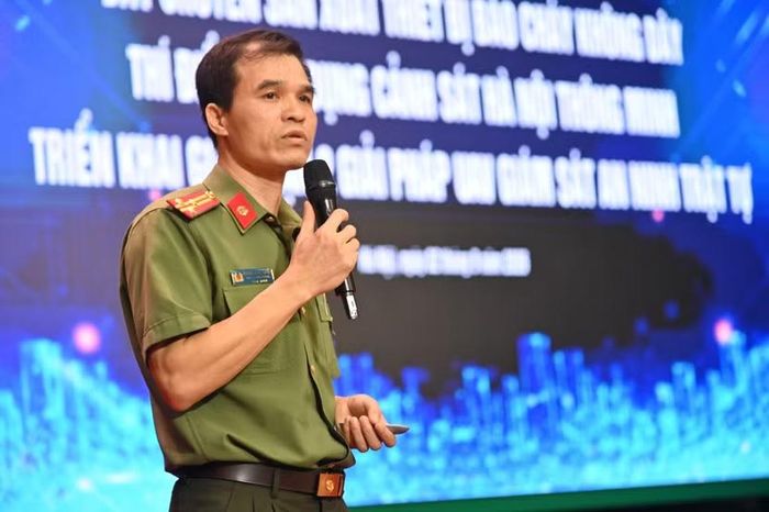 Đại diện CATP Hà Nội tham luận tại tọa đàm