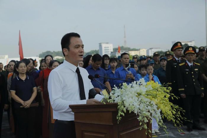 Ông Giàng Quốc Hưng, Phó Chủ tịch UBND tỉnh Lào Cai phát biểu tại buổi lễ. Ảnh: Trường Hải.