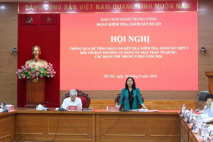 Chủ tịch Ủy ban Trung ương MTTQ Việt Nam Bùi Thị Minh Hoài phát biểu tại Hội nghị.