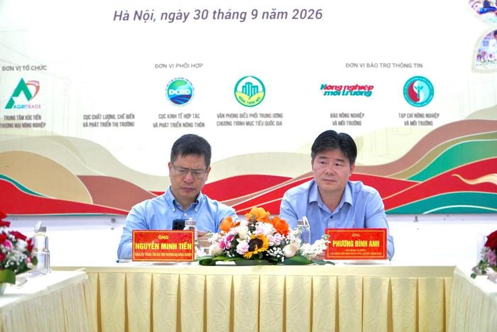 Theo BTC Hội chợ Làng nghề Việt Nam lần thứ 22 diễn ra từ 8 giờ 30 đến 21 giờ trong các ngày 8-12/10, với gần 100 gian hàng. Ảnh: L.H