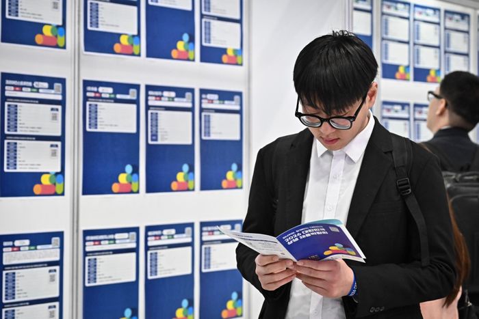 Người Hàn Quốc thuộc nhóm hào hứng nhất với AI, nhưng hơn một nửa lo công nghệ này khiến thị trường việc làm xấu đi. Ảnh: Korea Times.